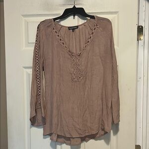 Elizabeth & Nicole Embroidered Peasant Blouse Size Large Mauve Taupe